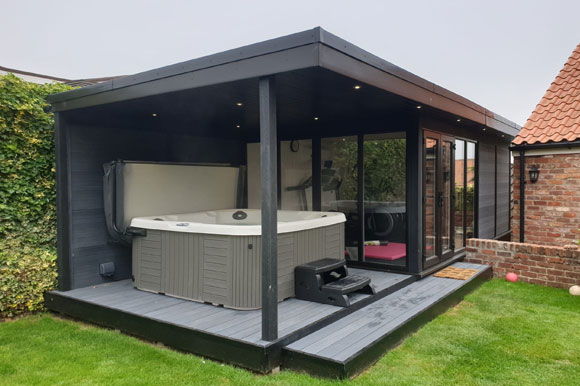 Relaxing Garden Room Hot Tub Retreat Poole